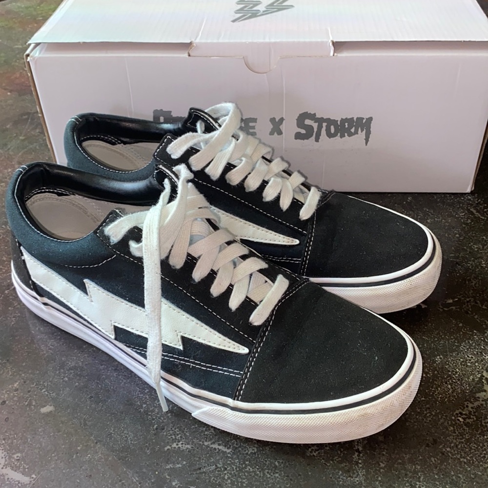 Ian Connor Revenge x Storm Black/White